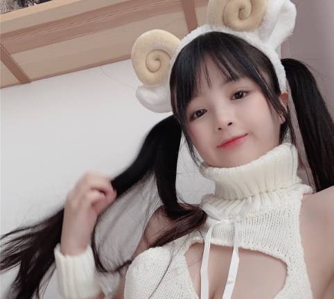 桜井宁宁《绵羊少女》Cosplay作品赏析：甜美与俏皮的完美呈现 第1张
